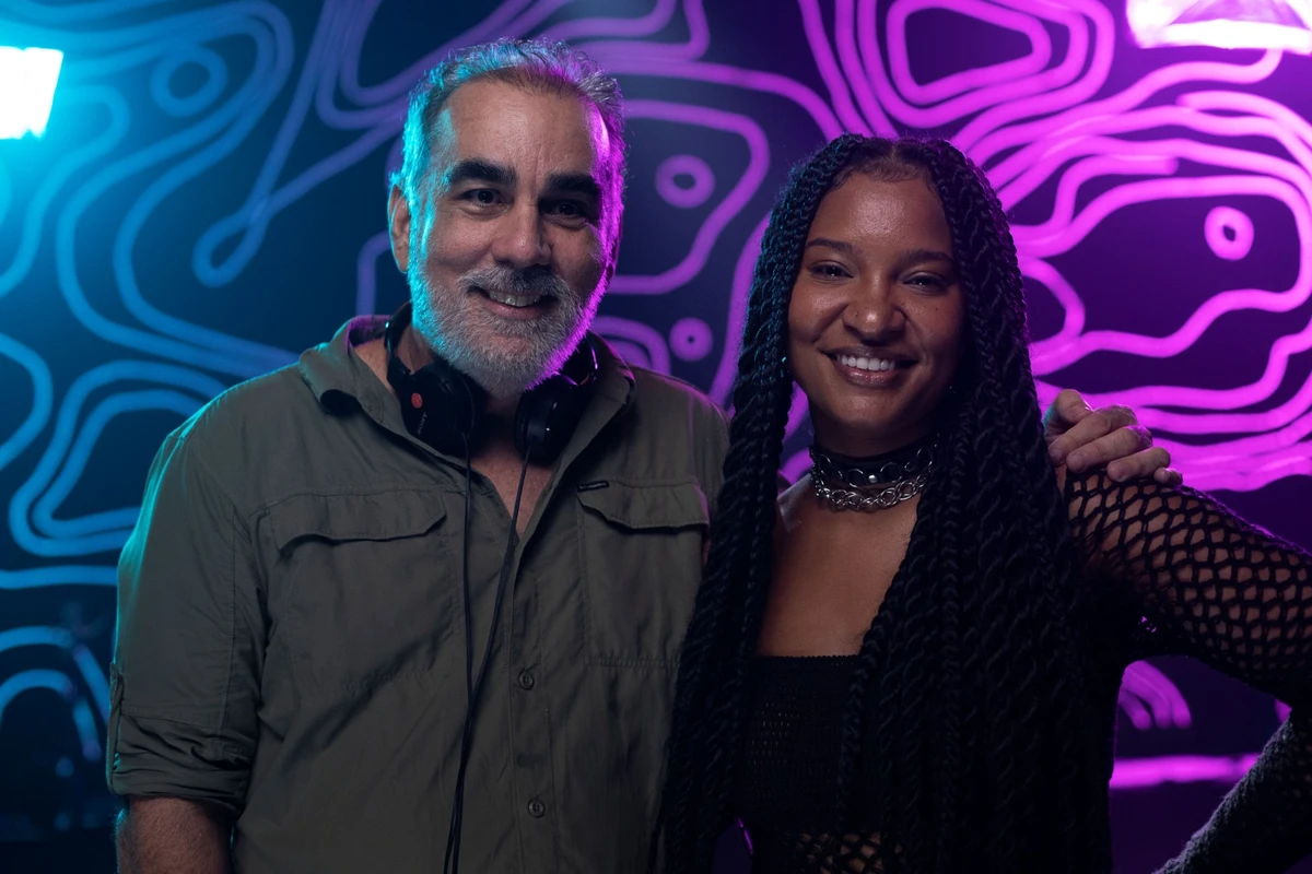 O cineasta Sérgio Machado e a cantora e atriz Larissa Luz
