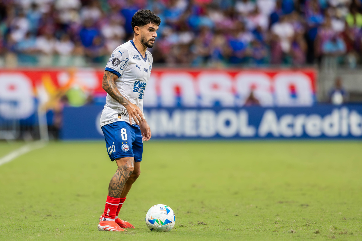 Cauly com a camisa do Bahia por Letícia Martins/EC Bahia