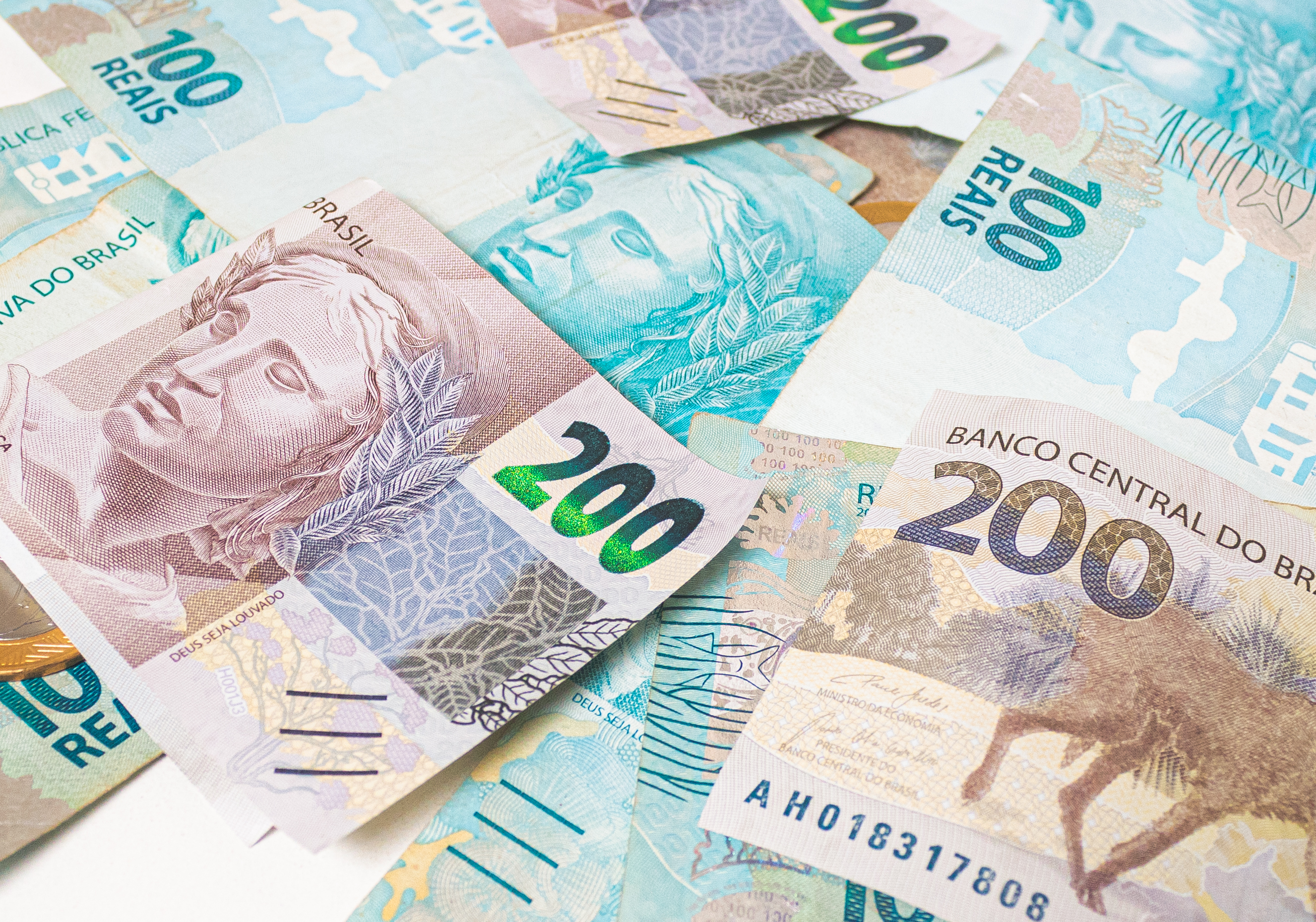 Dinheiro por Shutterstock