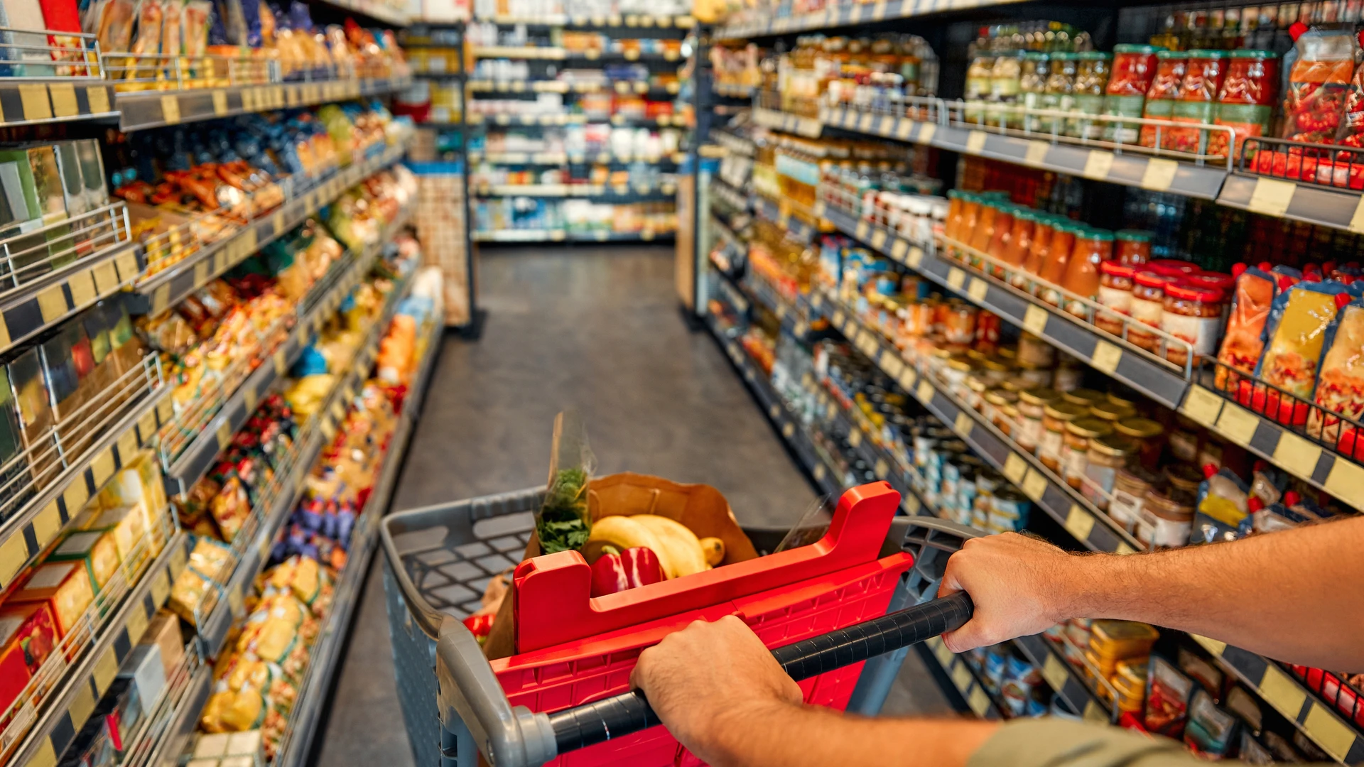 Imagem - Vai fechar? Após prejuízos, rede de supermercados com lojas em Salvador cita risco à continuidade das operações