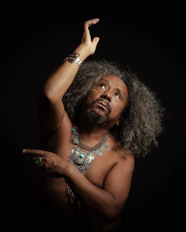 
O
encerramento, no domingo (18), fica por conta de Chico César e
Aguidavi do Jêje, que recebem o cabo-verdiano Mario Lucio
 por Divulgação