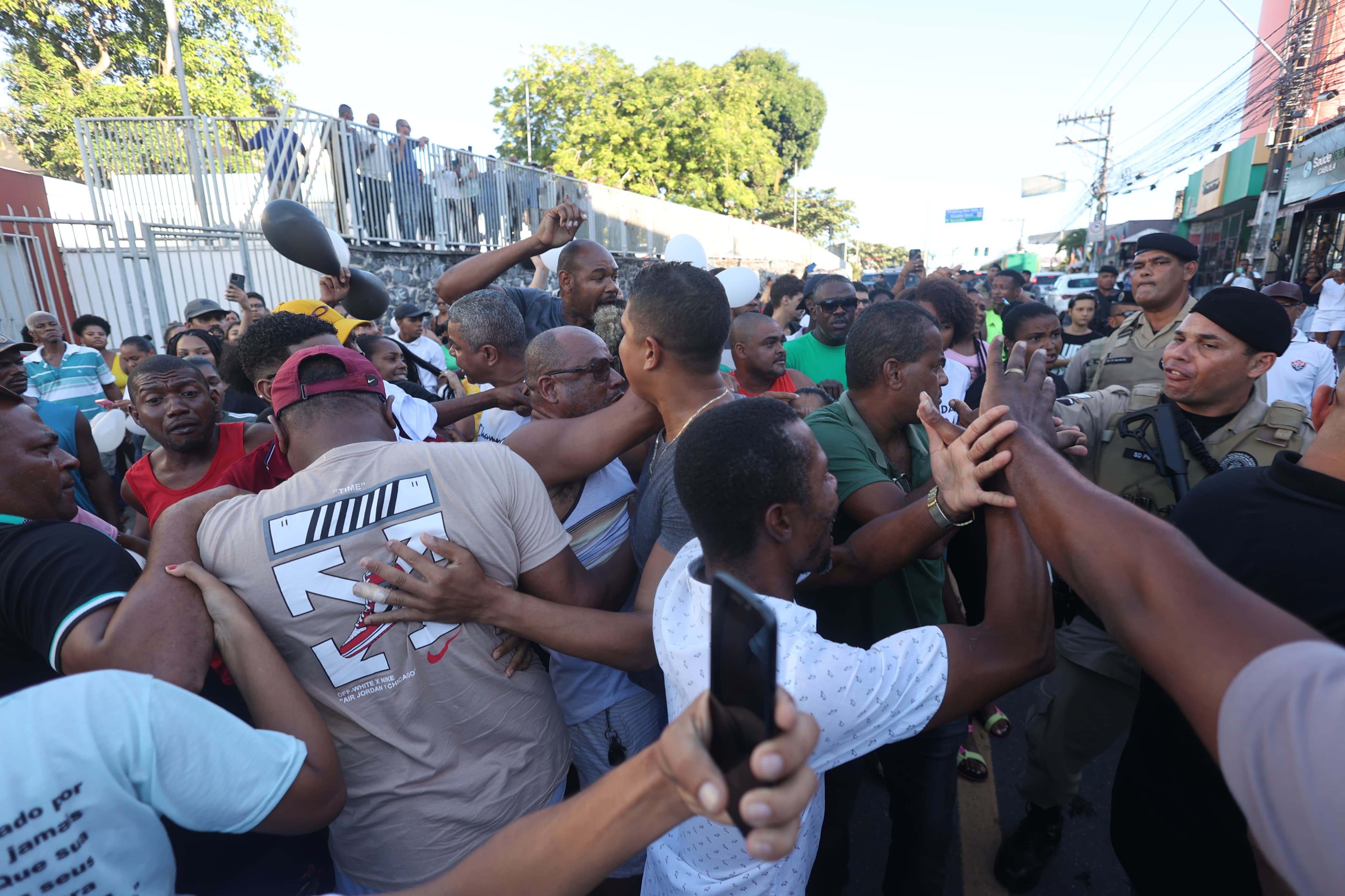 Protestos pela morte de Luiza Silva dos Santos de Jesus, na Engomadeira por Marina Silva/CORREIO