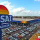 Imagem - Funcionário e cliente são flagrados trocando socos em supermercado de Salvador