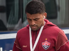 Imagem - 'Precisamos esfriar a cabeça', desabafa Ronald após revés do Vitória na Sul-Americana