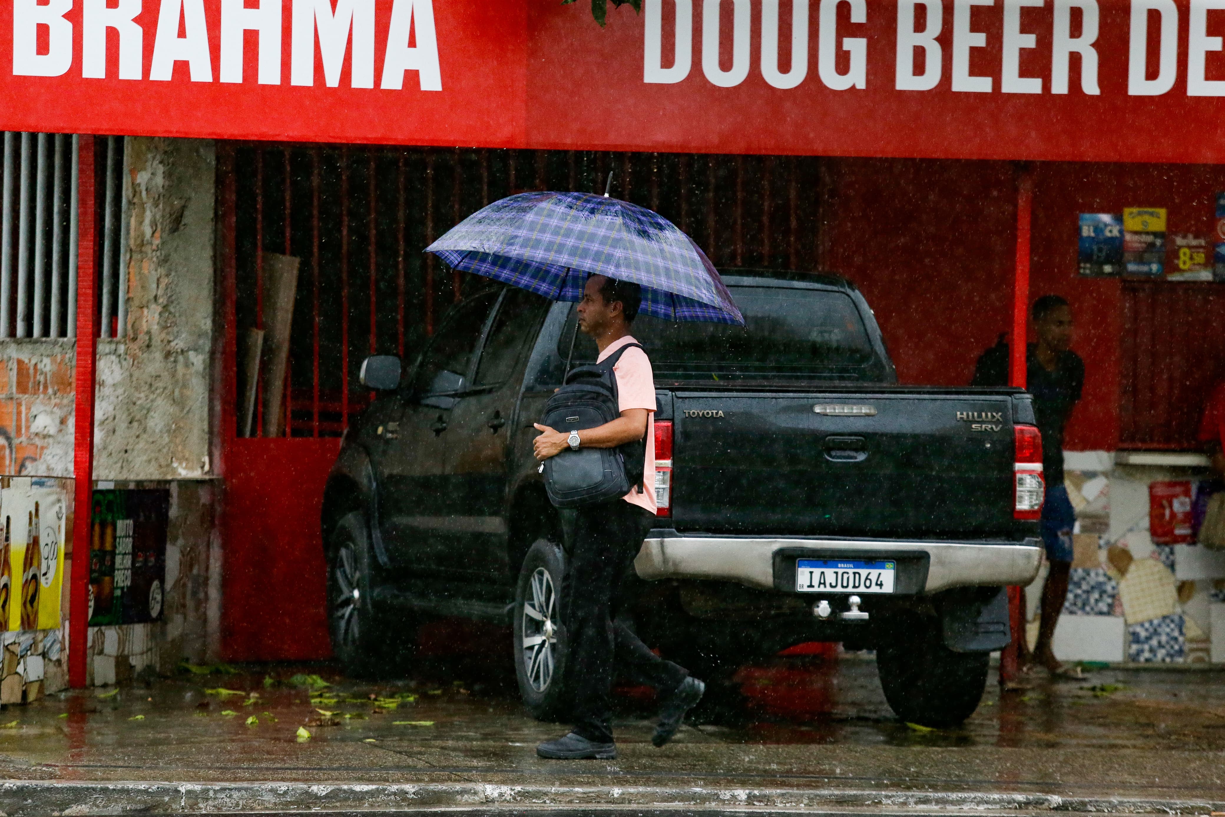 Chuva em Salvador por Arisson Marinho/CORREIO