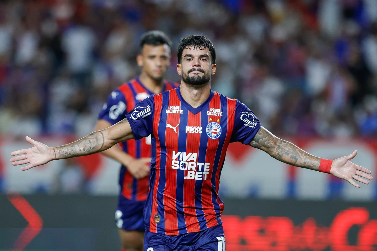 Cauly abriu o placar para o Bahia após converter um pênalti