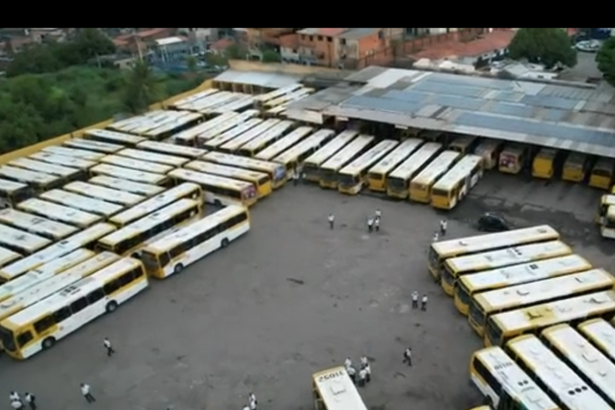 Consórcio Plataforma Linha 0349 Marechal Rondon x Brotas Conjunto Pirajá Pirajá Rua Nova e Rua Velha 
 por Reprodçãu / TV Bahia