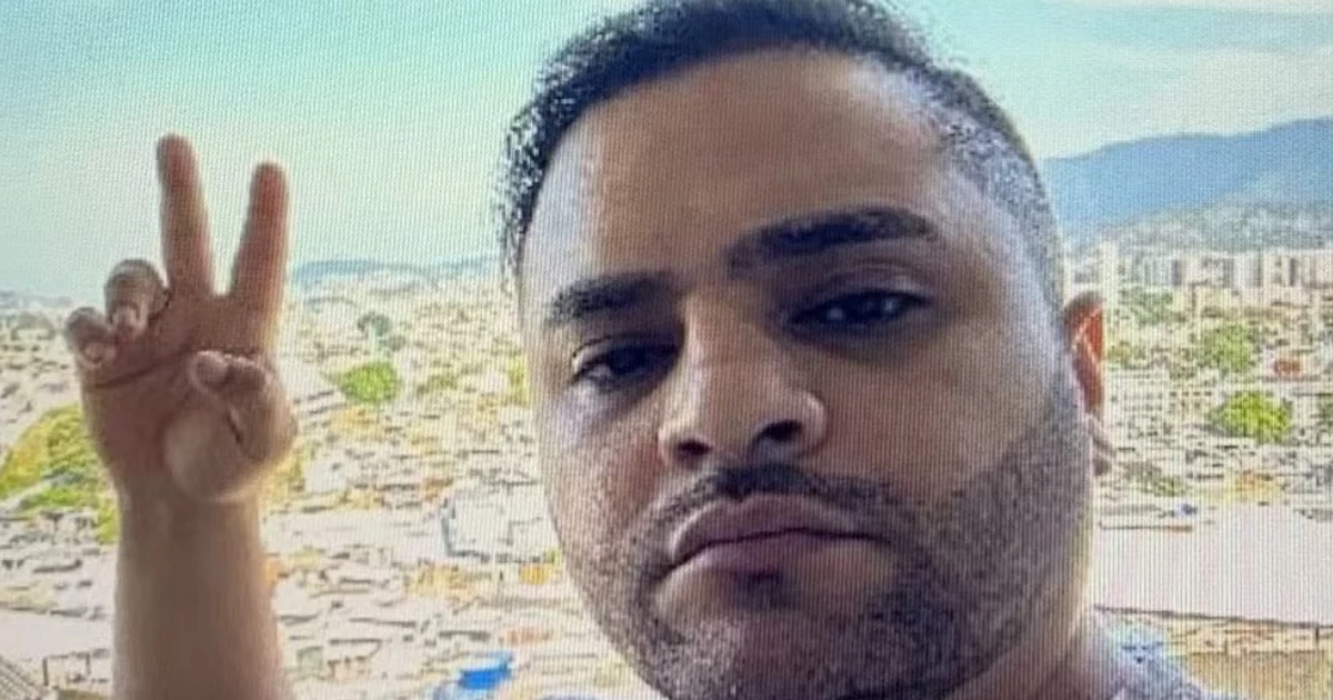Imagem - 'Só manda isso aí?'; policial é flagrado reclamando do valor da propina com traficante