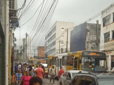 Imagem - Idoso leva três tiros em assalto a ônibus na Avenida Djalma Dutra