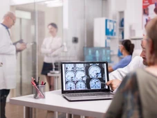 Imagem - Mais de 11.400 casos de câncer no cérebro e medula espinhal devem surgir em 2025; conheça os sintomas