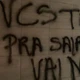 Imagem - Facção picha muro de casa de policial e ameaça família: '24h para sair fora'
