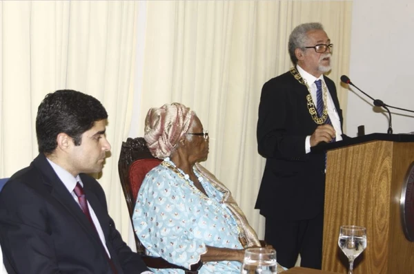 Mãe Stella, quando tomou posse na Academia de Letras da Bahia, em 2013