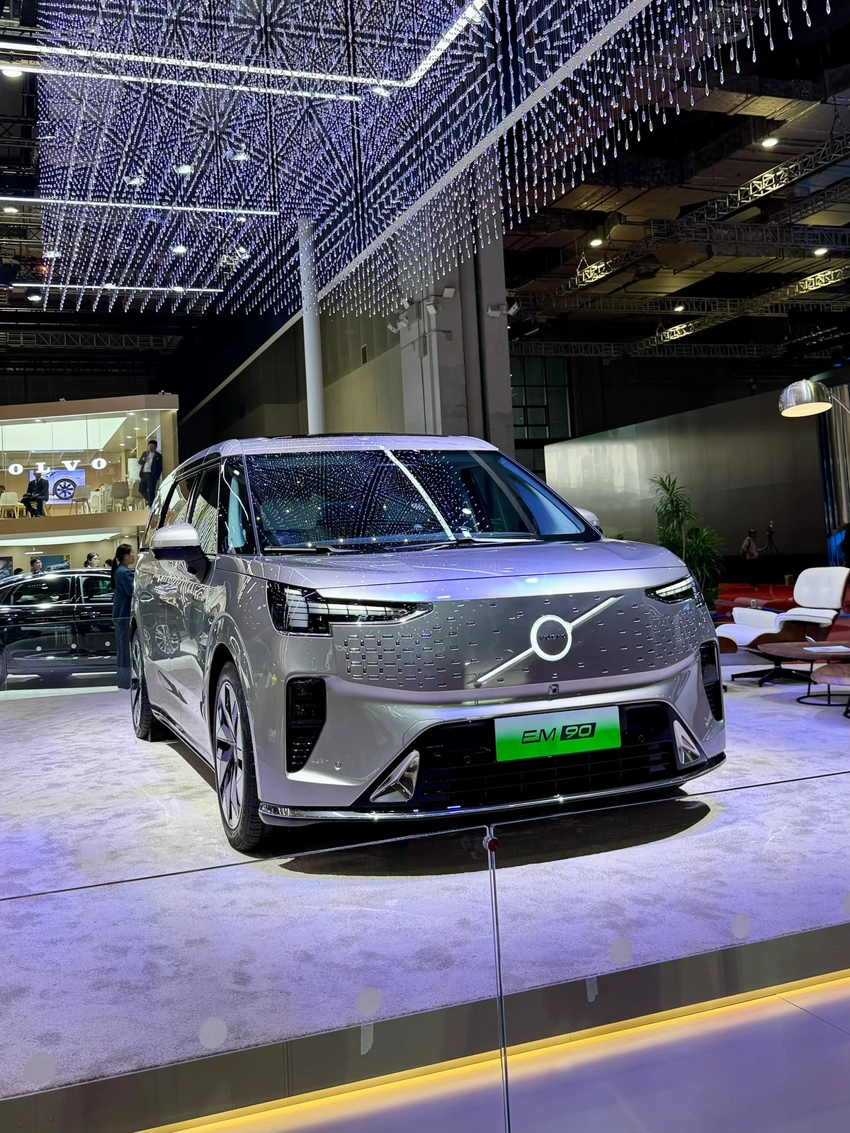 A Volvo desenvolveu uma van exclusiva para a China por Antônio Meira Jr./ CORREIO