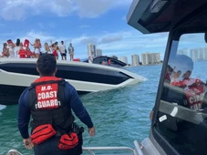 Imagem - Iate de luxo naufraga com 32 pessoas a bordo; todas foram resgatadas com vida