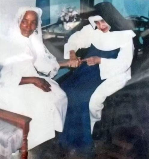 Milza visitou Irmã Dulce, já estava muito doente e acamada, em 1990