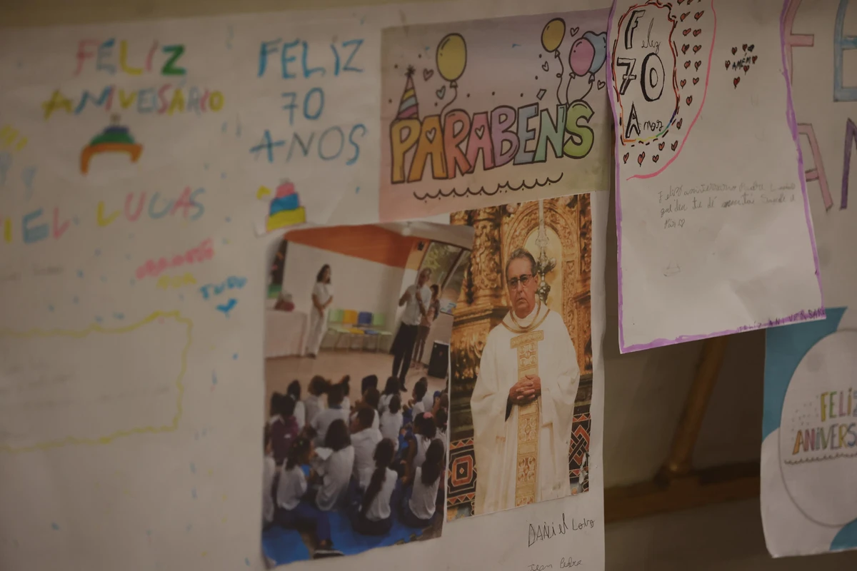 Crianças da Escola Paroquial da Vitória deixaram mensagem no altar