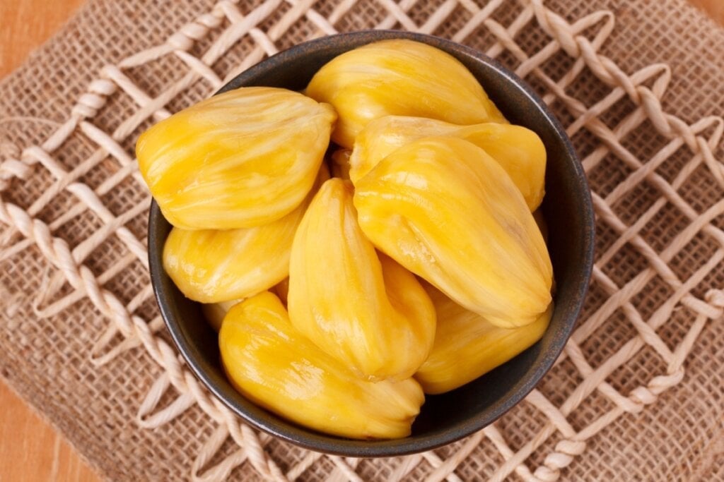 Os antioxidantes presentes na jaca contribuem para a produção de colágeno (Imagem: Iuliia Timofeeva | Shutterstock)