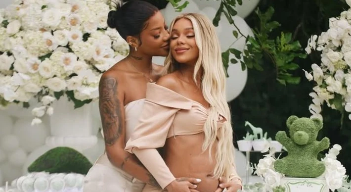 Imagem - Ludmilla e Brunna compartilham primeira foto do rosto de Zuri; veja