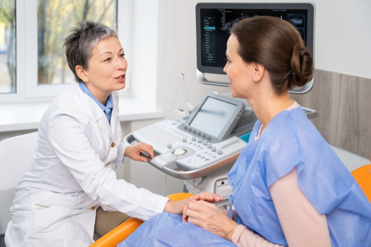 A menopausa precoce pode acontecer antes dos 40 anos (Imagem: Yakobchuk | Shutterstock) 