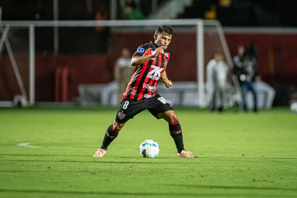 Ronald em campo pelo Vitória 