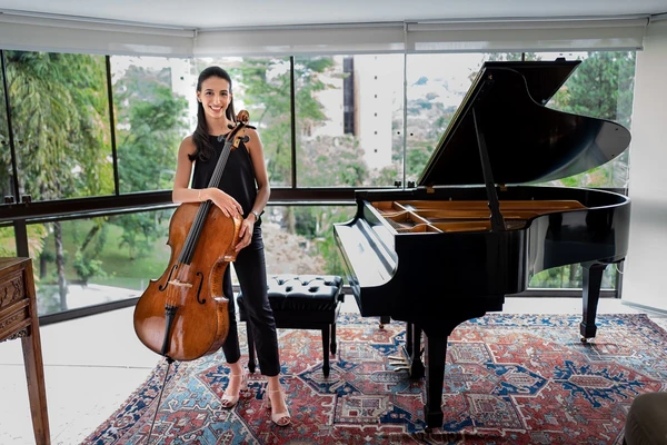 Violoncelista Marina Martins