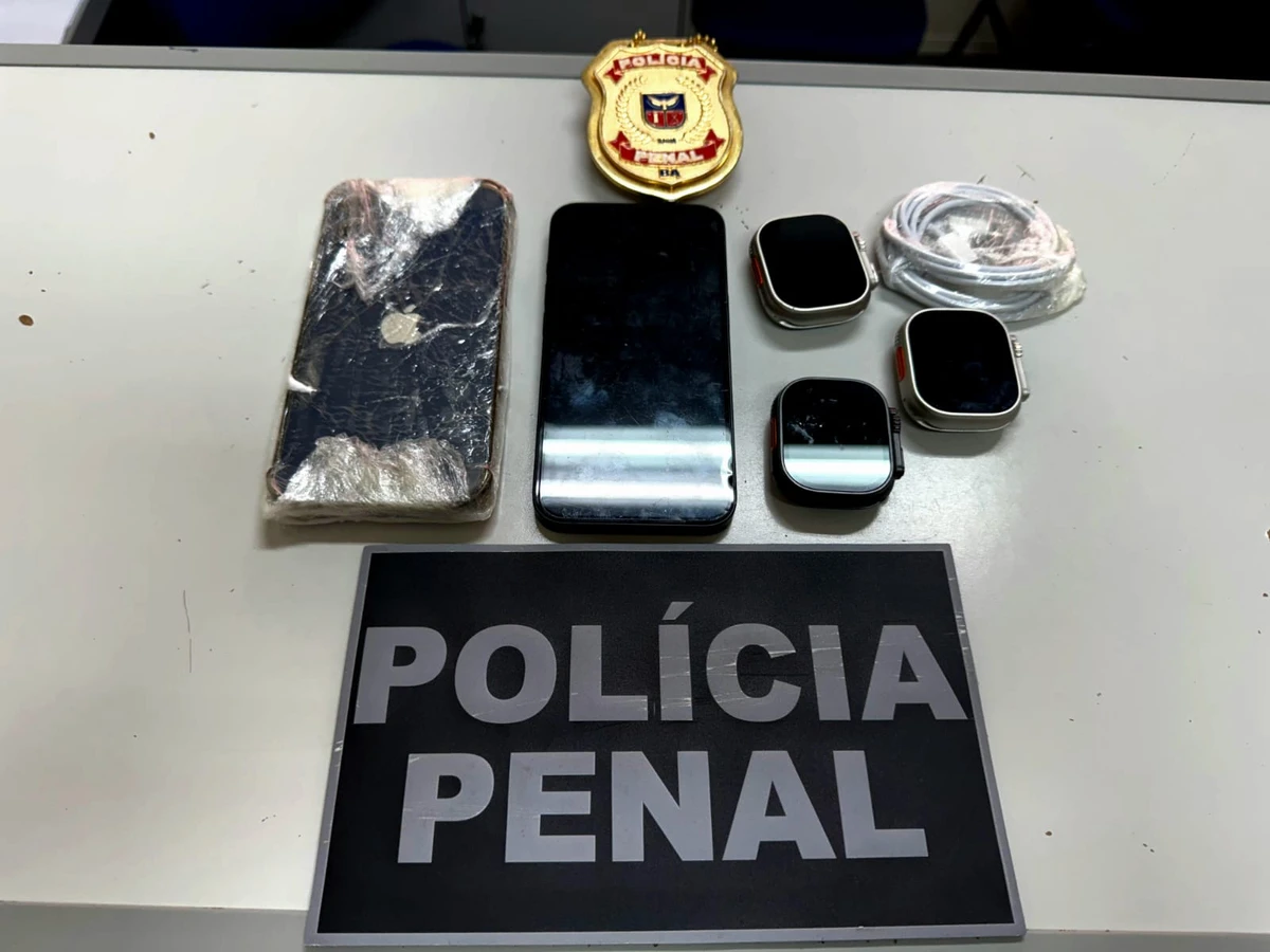  Homem é preso após tentar em presídio com celular escondio em bota; ele alega que agiu a mando de traficantes