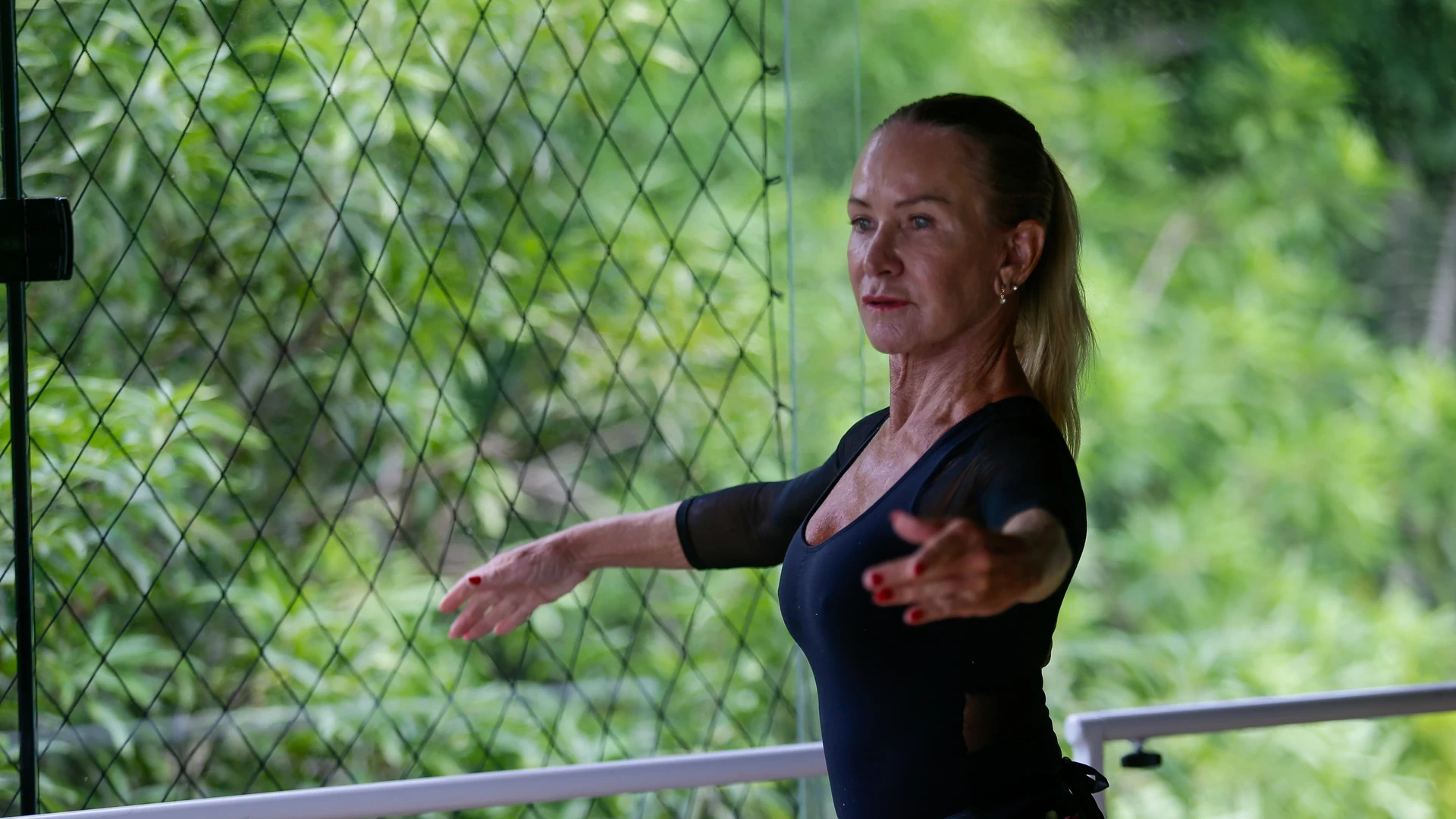 Imagem - 'Quero um envelhecimento saudável', diz bailarina e surfista baiana de 70 anos