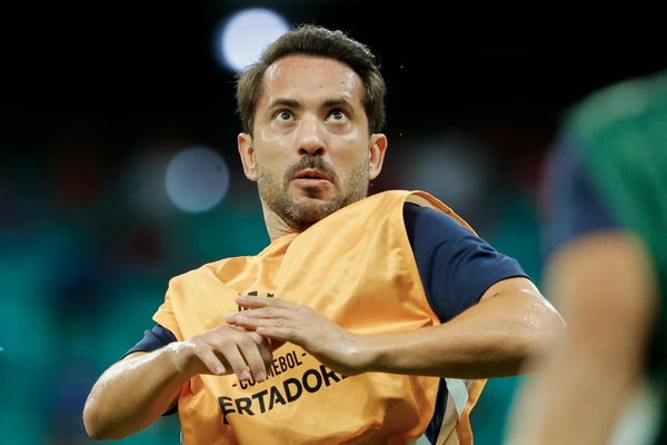 Everton Ribeiro, em Bahia x Nacional