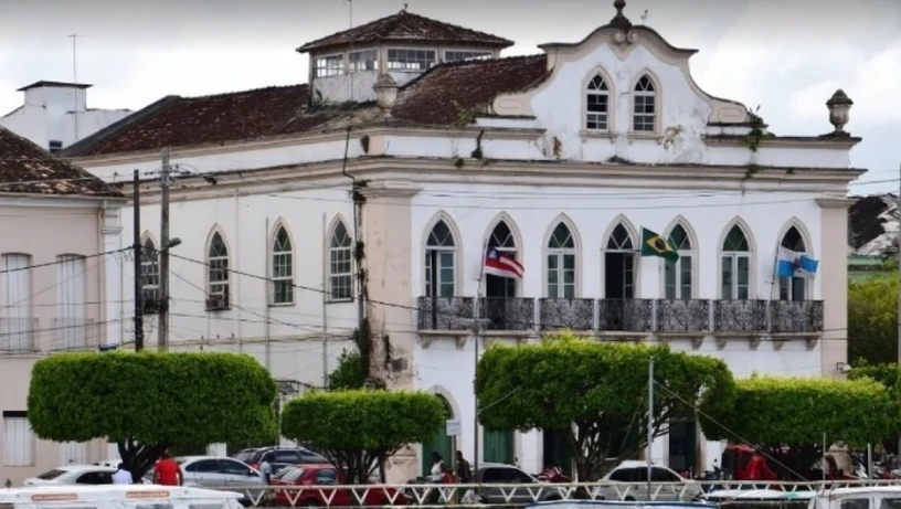 Imagem - Professores questionam decreto de prefeitura baiana que proíbe uso de celulares para servidores