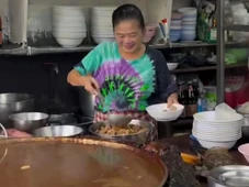 Imagem - Teria coragem de comer? Conheça a sopa tailandesa que está no fogo há 50 anos