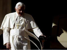 Imagem - Também já estive no Vaticano e vi, de longe,    o então Papa Bento XVI que renunciou ao comando da Igreja em 2013