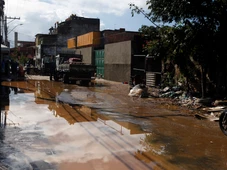 Imagem - Fornecimento de água é suspenso após rompimento de rede distribuidora na Boca do Rio