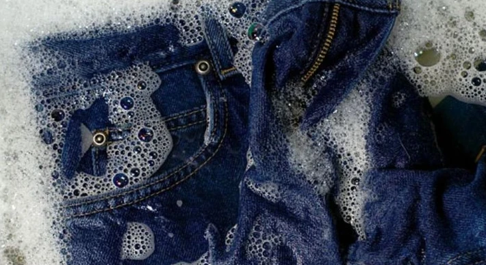 Imagem - Com que frequência se deve lavar a calça jeans? Especialistas explicam