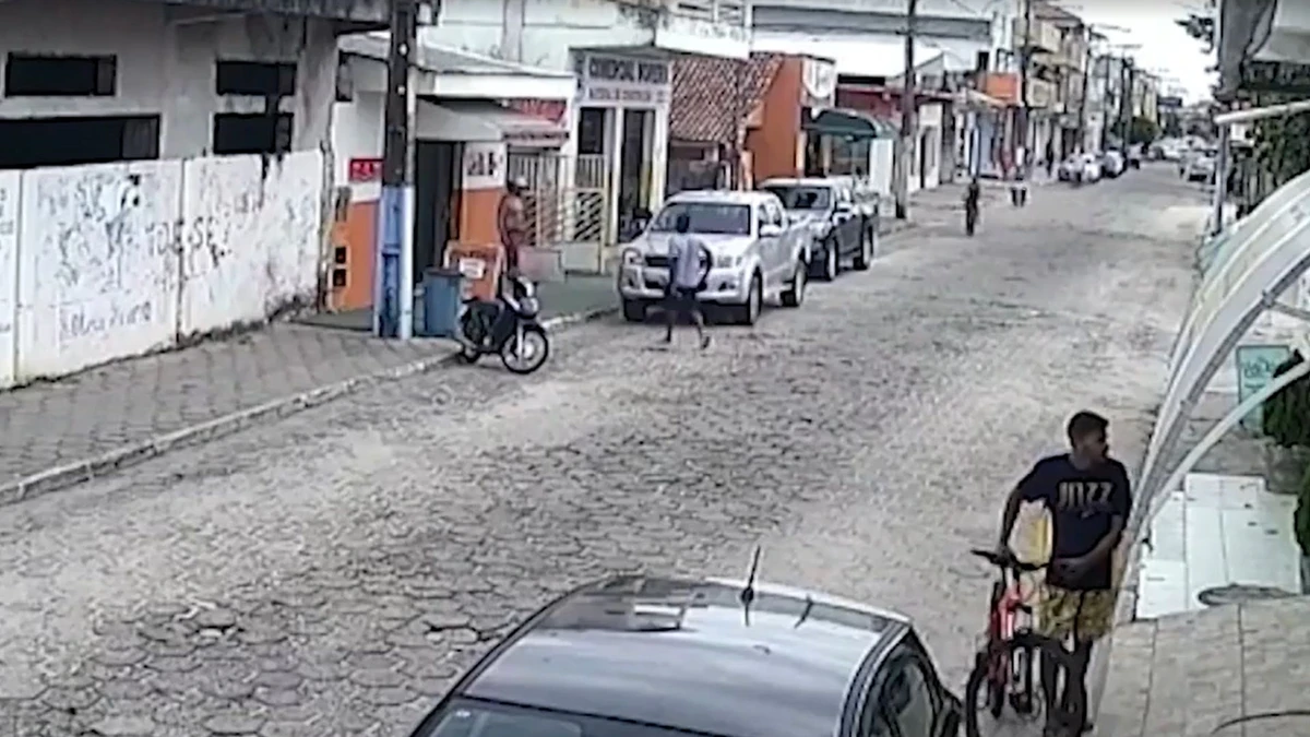 Crime foi registrado por câmera de segurança