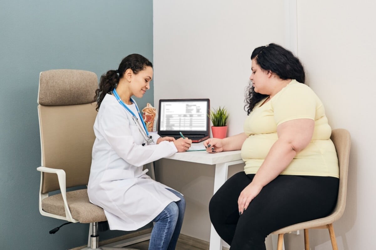 A obesidade pode afetar a saúde de variadas maneiras (Imagem: Peakstock | Shutterstock)
