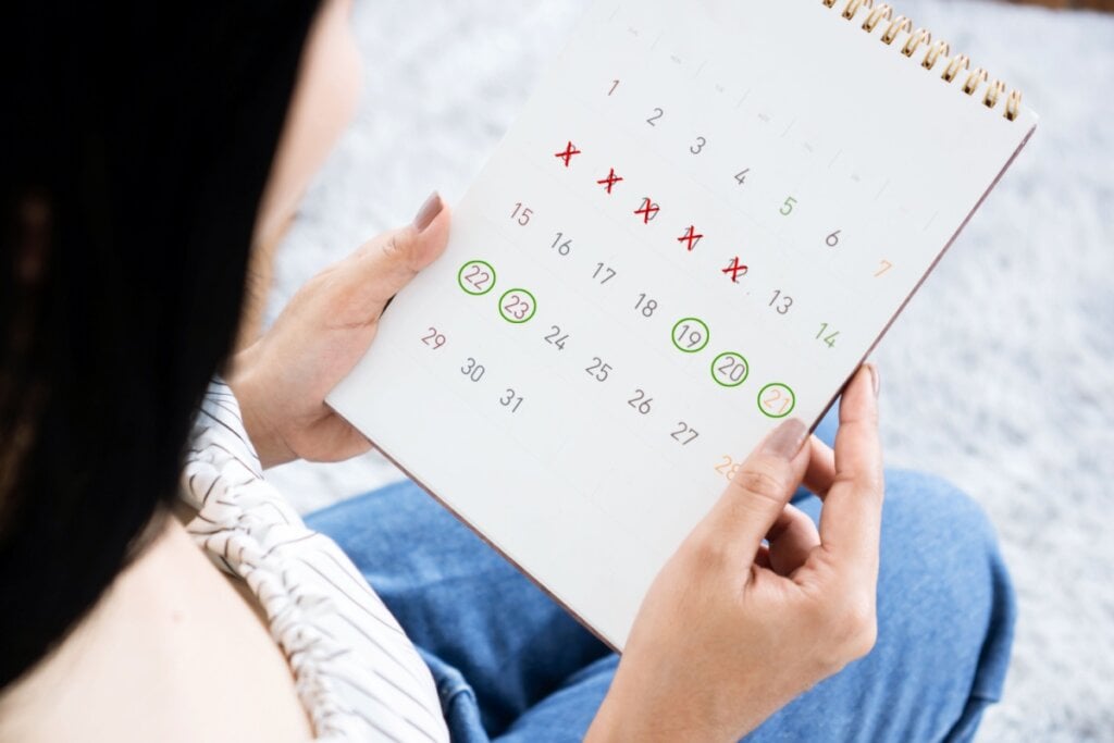 A obesidade pode causar irregularidade menstrual (Imagem: Doucefleur | Shutterstock) 