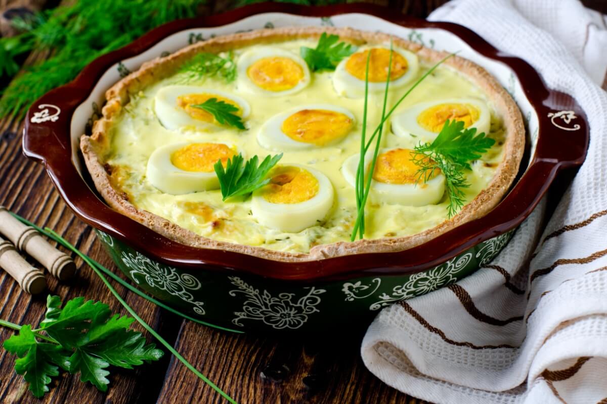 Quiche de repolho com ovos cozidos (Imagem: teleginatania | Shutterstock)