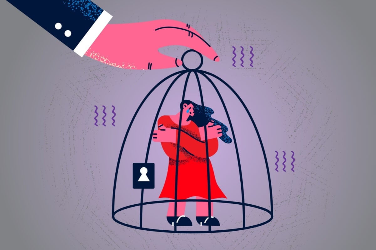 Sair de um relacionamento abusivo requer coragem para quebrar padrões (Imagem: Alphavector | Shutterstock)