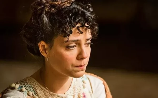 Letícia Persiles em 'Além do Tempo', de 2015