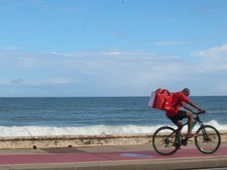 Imagem - Entregadores podem ter seguro de vida pago por aplicativos em Salvador; veja proposta