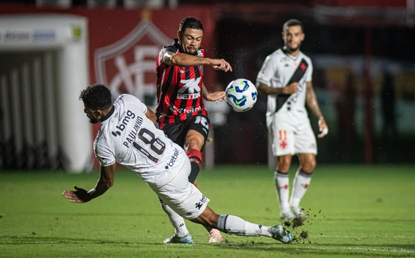 8ª rodada - Vitória 2 x 1 Vasco  por Victor Ferreira/EC Vitória