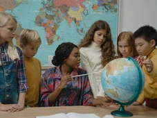Imagem - Visto,  passagem e salário em 
dólar: programa leva professores brasileiros para escolas nos EUA