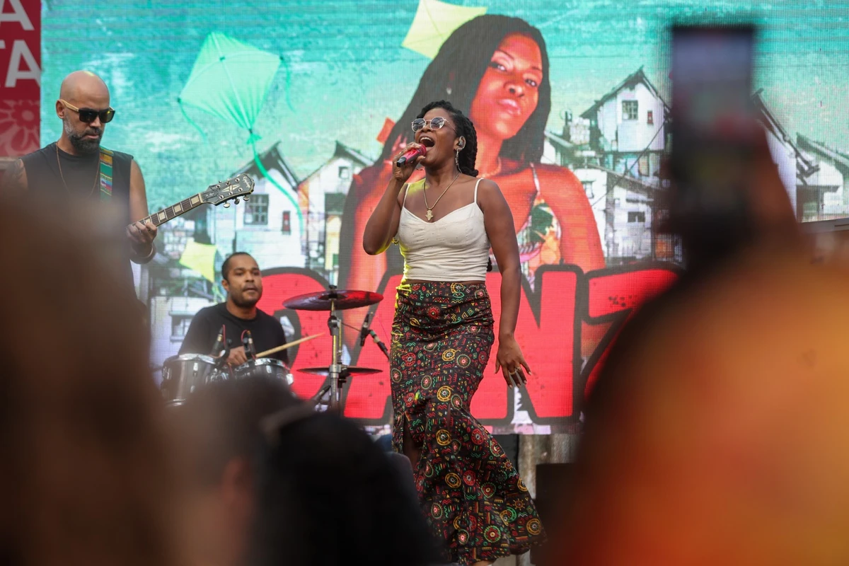 Danzi canta no Festival Reguetho