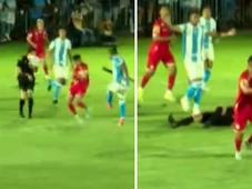 Imagem - Árbitro é substituído após ser nocauteado por jogador na Série C