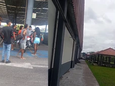 Imagem - Perseguição e disparos: tiroteio em atacado de Cajazeiras aterroriza clientes