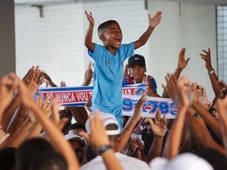 Imagem - Torcida do Bahia faz festa antes de viagem do elenco para decisão na Libertadores