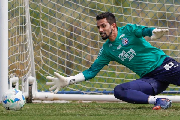 Marcos Felipe se reapresentou junto ao elenco tricolor nesta segunda-feira (12)