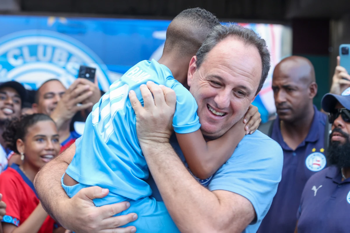 Rogério Ceni com um pequeno tricolor