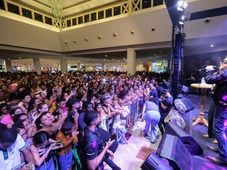Imagem - Calcinha Preta arrasta multidão durante show em shopping de Salvador