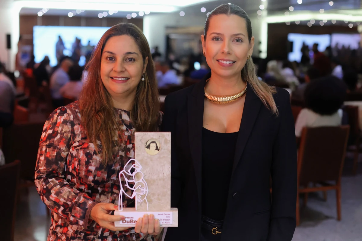 A gerente de mercado-leitor Mara Salmeron e gerente de comercial e marketing Luciana Gomes 